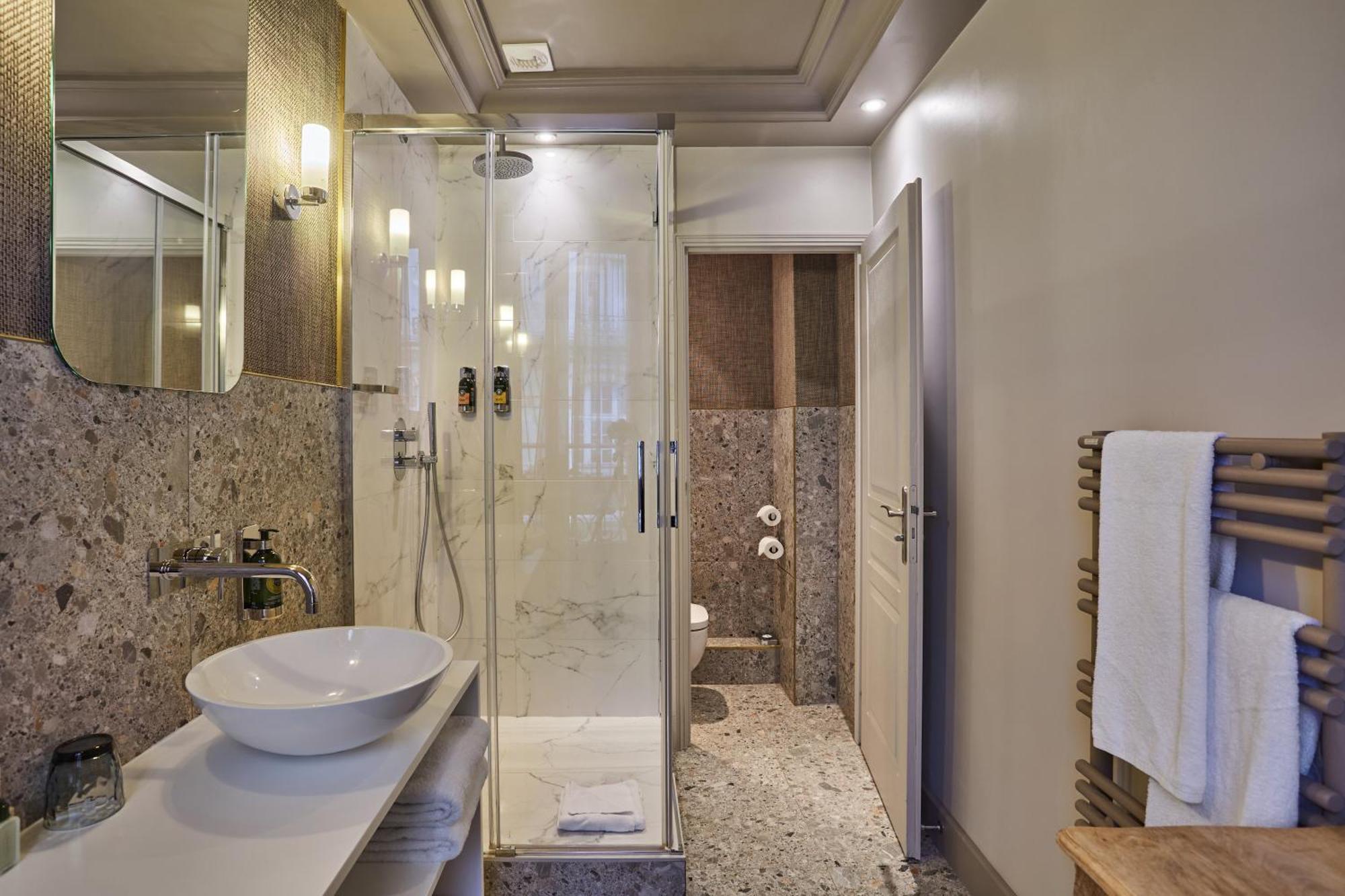 Le Robinet D'or Canal Saint Martin Hotel